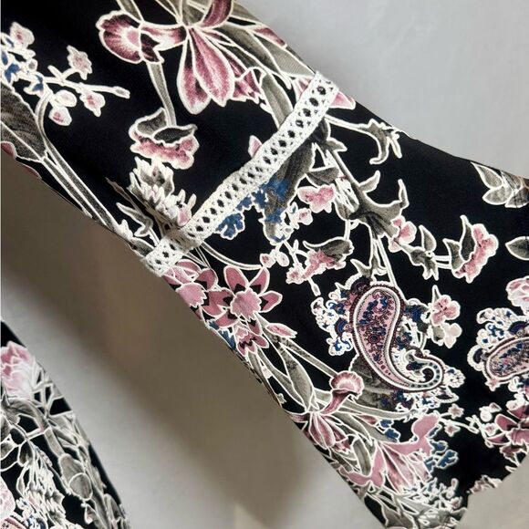 SJS navy and pink puff floral print long bell sleeve top size large - Picture 3 of 7